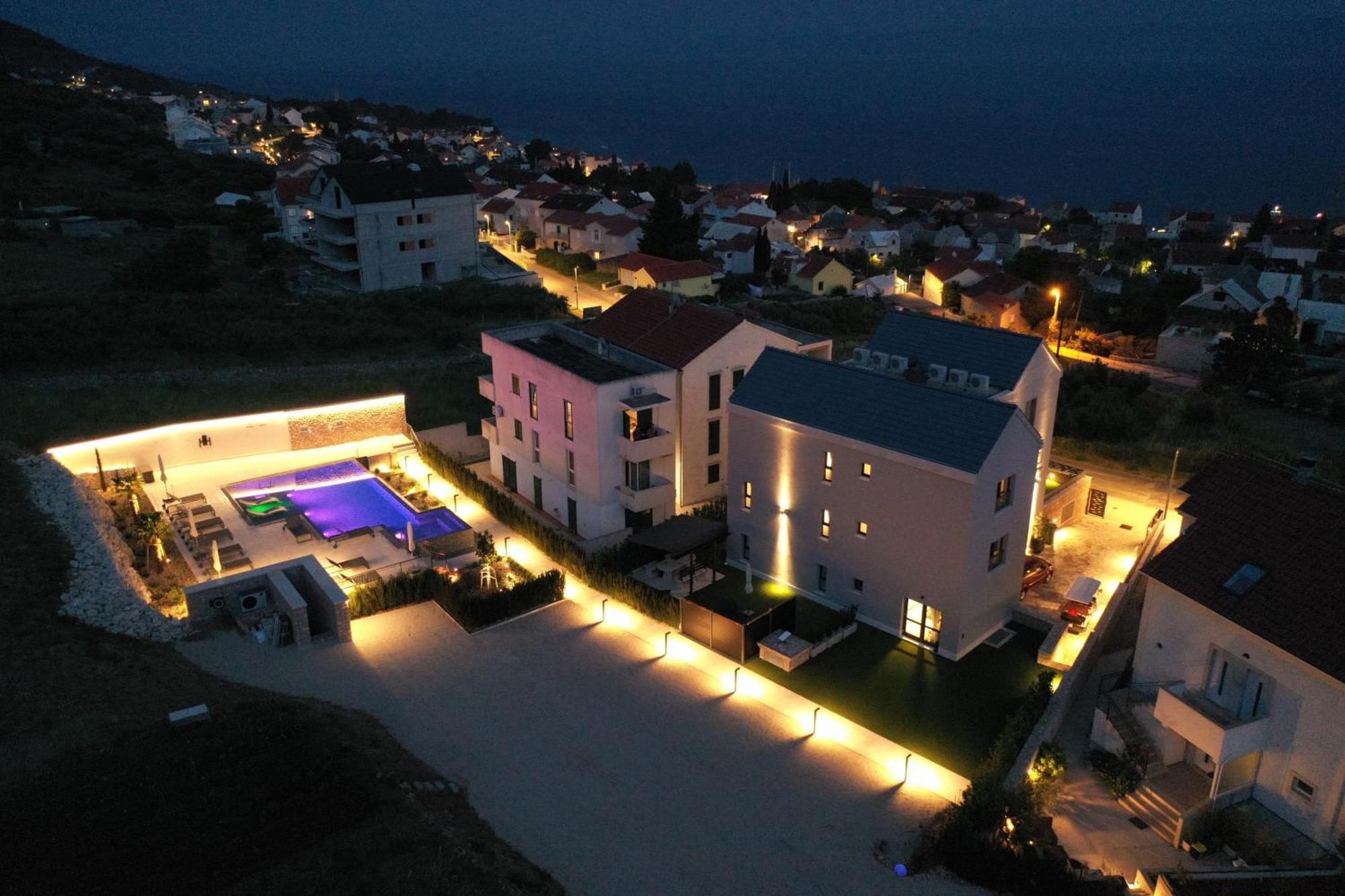 Ferienwohnung Grey House Bol Exterior foto