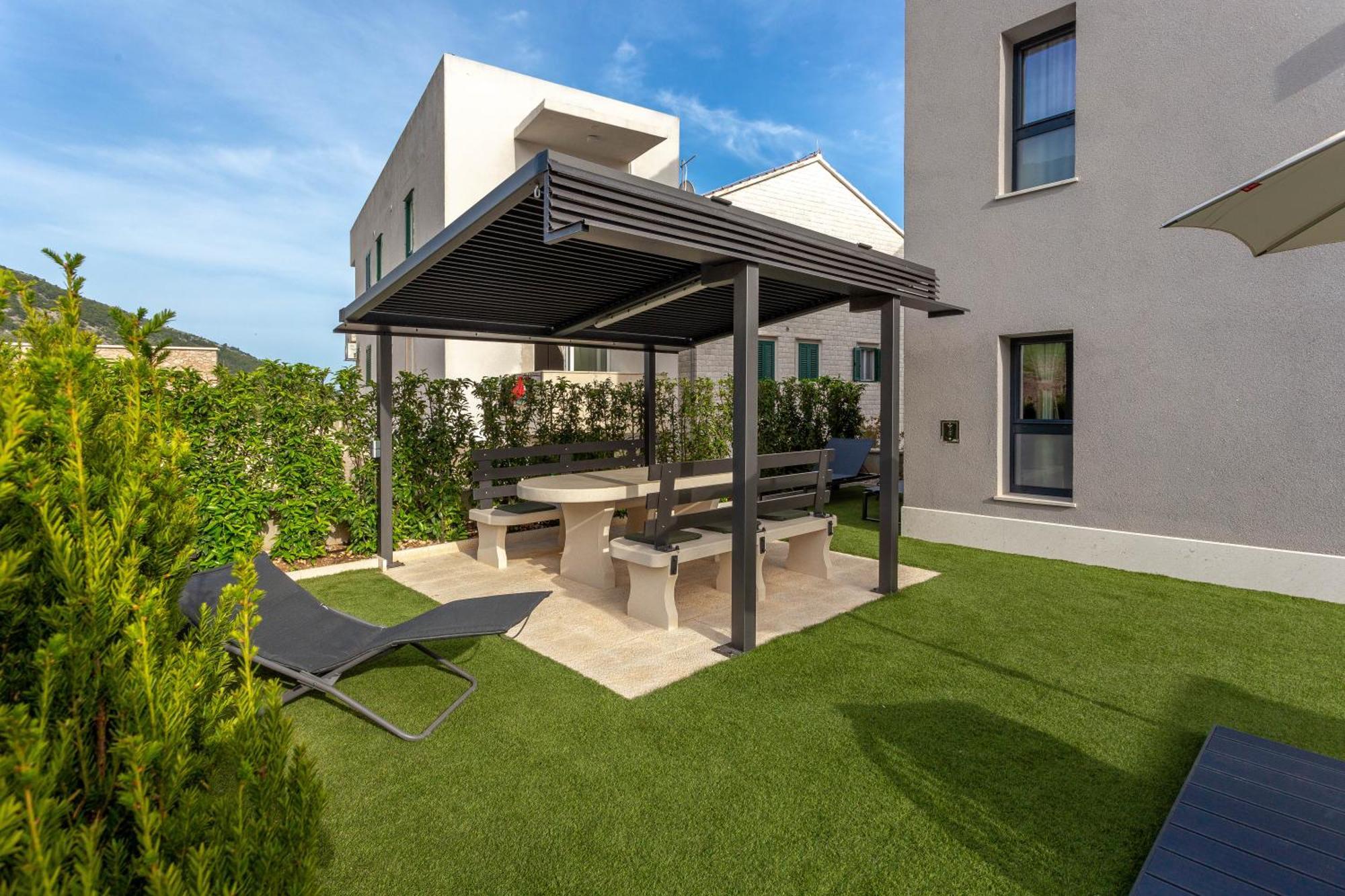 Ferienwohnung Grey House Bol Exterior foto